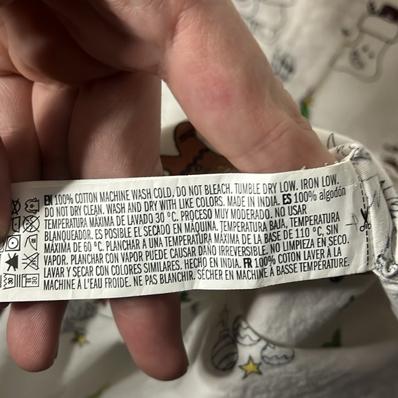 Christmas Men Forever 21 button down shirt - Picture 5 of 5